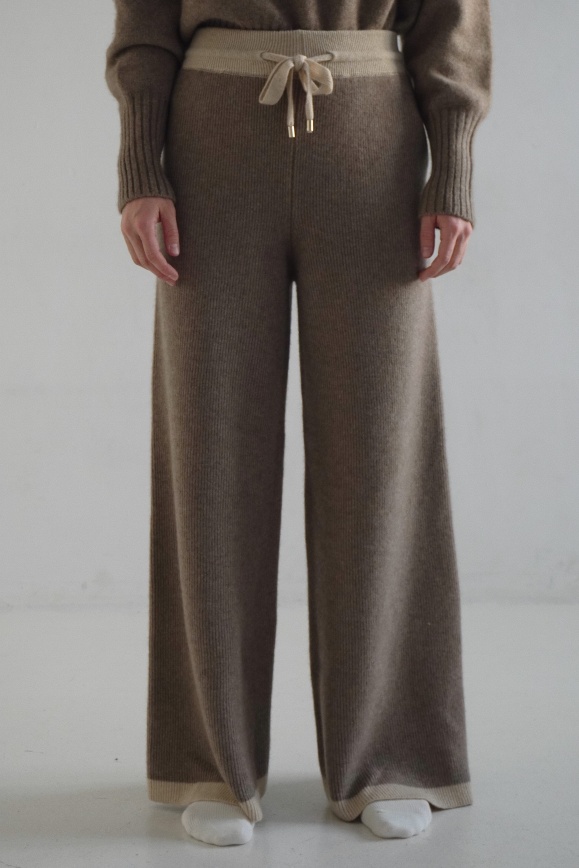 Купить Брюки из 100% кашемира цвета капучино 