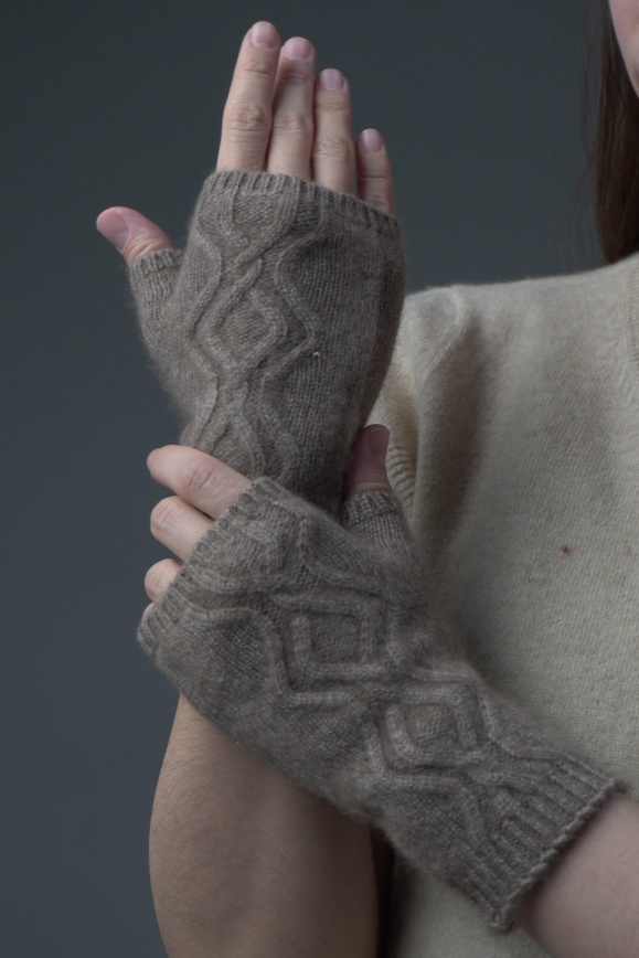 Купить Митенки короткие из 100% кашемира цвета капучино 