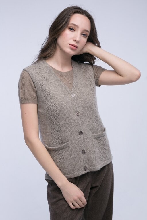 Купить Жилетка серая на пуговицах из 100% шерсти яка 