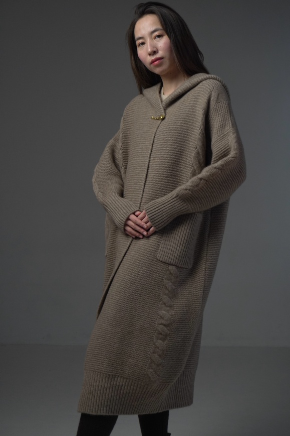Купить Пальто с капюшоном цвета капучино из 100% кашемира 