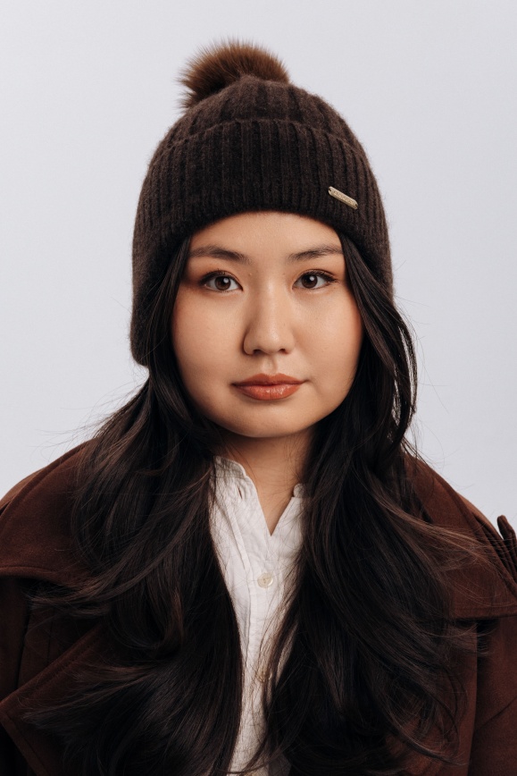 Купить Шапка с пумпоном из 100% пуха яка коричневая  Купить Шапка с пумпоном из 100% пуха яка коричневая