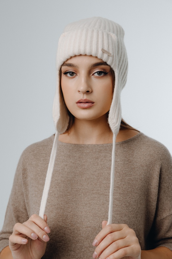 Купить Шапка-ушанка из 100% шерсти верблюда белая 