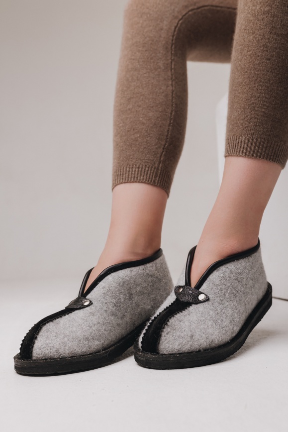 Купить Тапочки серые из войлока закрытые 