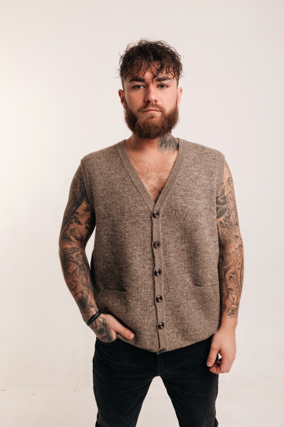 Купить Жилет на пуговицах из 100% шерсти яка цвета капучино 