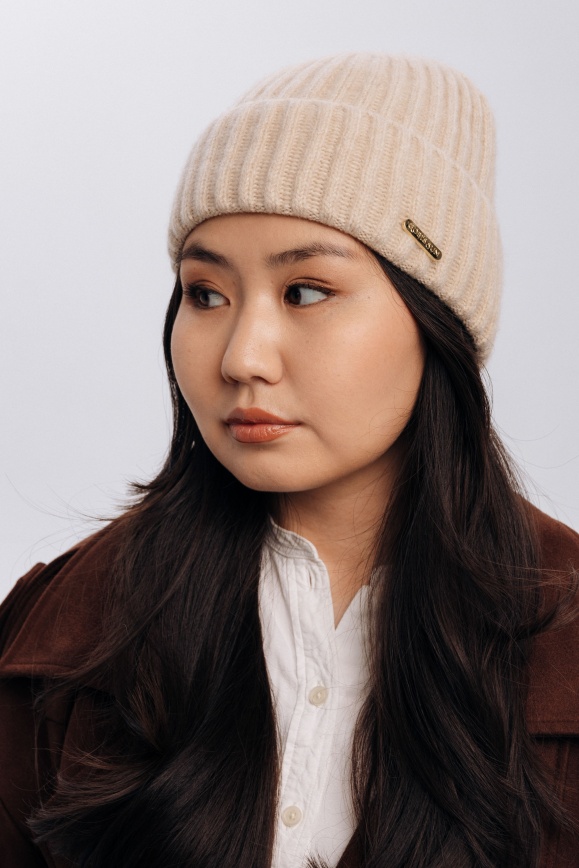 Купить Бежевая шапка из 100% кашемира  Купить Бежевая шапка из 100% кашемира