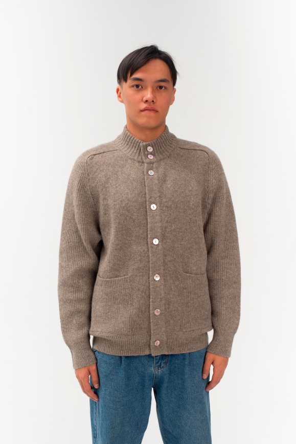 Купить Кардиган цвета капучино из 100% шерсти яка на пуговицах 